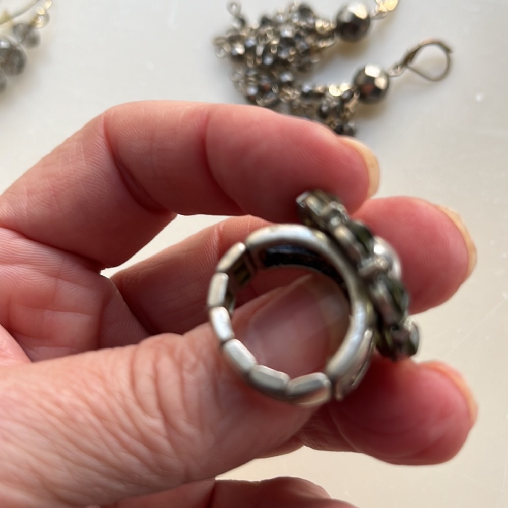 Earrings & Ring Bundle - Picture 6 of 8